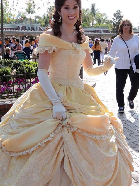 How To Catch A Princess At Disneyland This Girl Travels