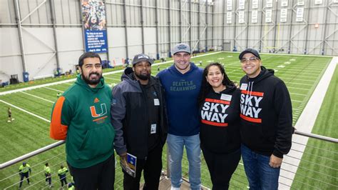 Photos Seahawks Host Renton Skyway Coalition As Part Of Team Of