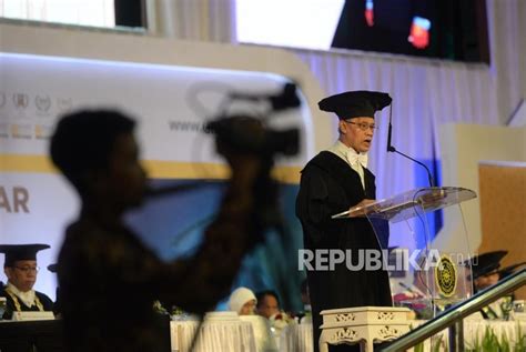 Haedar Nashir Dikukuhkan Sebagai Guru Besar Umy Republika Online