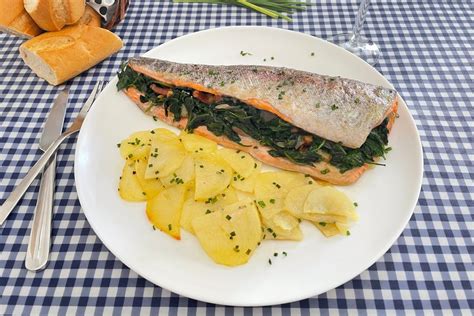 Trucha Rellena De Espinacas Y Beicon Receta Exquisita De Pescado