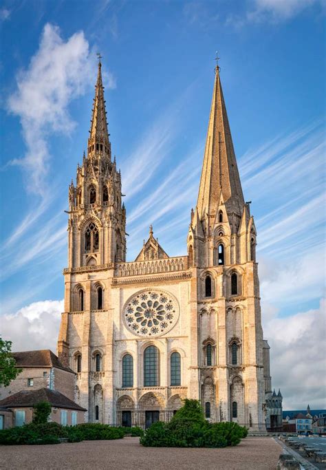 Chartres La Catedral De La Luz Con Un Laberinto En Su Interior