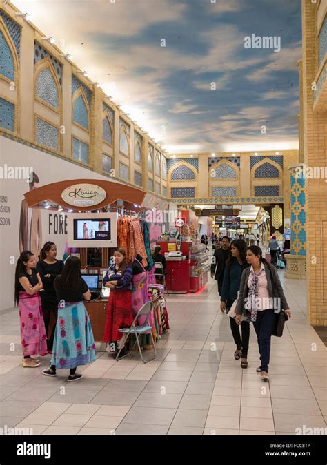 Tourists Shopping In Ibn Battuta Mall The Worlds Largest Themed