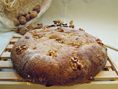 Coca De Nueces Y Pasas Coca D Annous I Pansses Mandarinas Y Miel