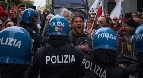 Corteo Del Primo Maggio Tensione E Scontri A Trieste Informatrieste