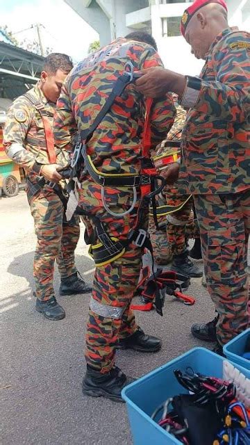 Kl Woman Hides Naked In Water Tank In Perak To Avoid Harasser Trp