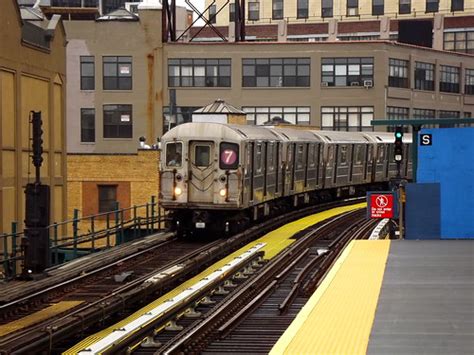 R62A 7 Train approaching Court Square | Brian | Flickr