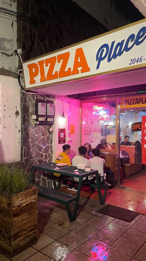 Pizza Place Bandung Punya Najla