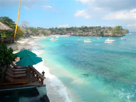 mushroom beach nusa lembongan holidify