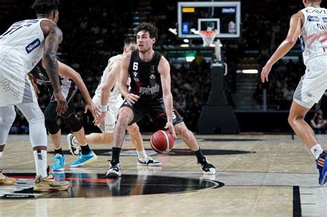 La Virtus Chiude Prima Tortona Ai Playoff Pesaro Retrocede Il Globo