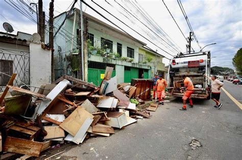 N Vel Do Gua Ba Cai Novamente E Porto Alegre Retira Mil Toneladas De