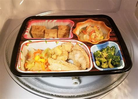 冷凍弁当を上手に温める5つのコツ【自然解凍の注意点とポイントも解説】