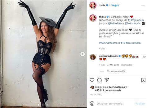 Con un corset de encaje y portaligas Thalía se mostró más linda que nunca