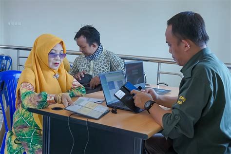 Rachmah Norlias Gandeng Dukcapil Gelar Sosialisasi Perda Administrasi