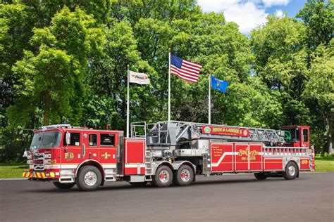 Video Pierce Arrow Xt Tda Walk Around Fire Apparatus Fire Trucks