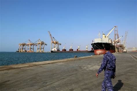 Yemen Rebels Begin Withdrawal From Hodeida Port Un