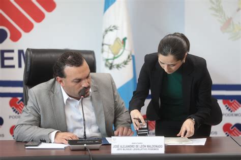 Presenta Iniciativa De Ley A Favor De La Transparencia