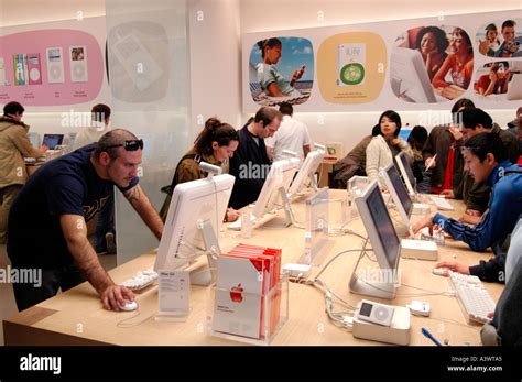 Apple_store hi-res stock photography and images - Alamy