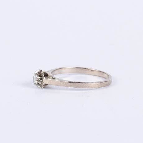 Ring Solit R K Vitguld Med Naturell Diamant P Ct Enligt