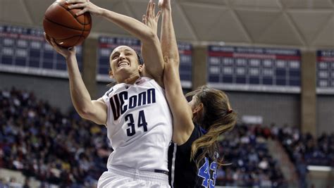 No 2 Uconn Routs Undefeated No 4 Duke