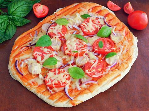 Grilled Pizza Recipe How To Cook It On The Bbq