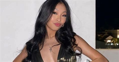 Le Bikini Vert Pastel De Jade Hallyday Qui A Fait Tourner Toutes Les T Tes