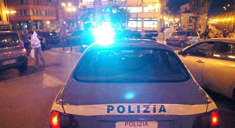 Roma Aggredisce E Rapina Una Connazionale A Termini Arrestato