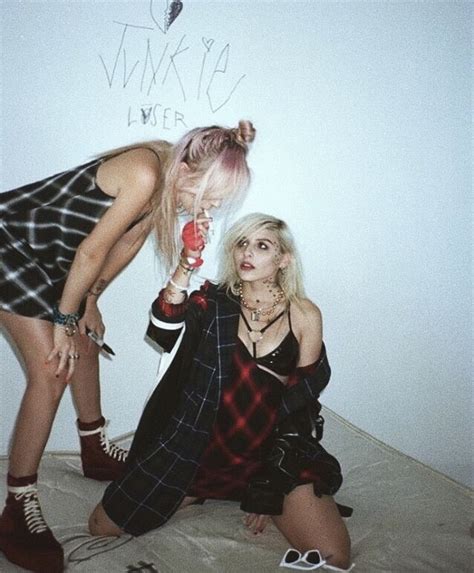 Pin By Bianca On TOOPOOR Women Smoking Girls Together Layla Rose