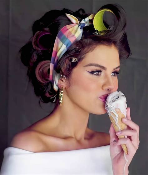 Ice Cream Earns Selena Gomez Her Th Career Top Hit On The Hot Billboard Charts Selena