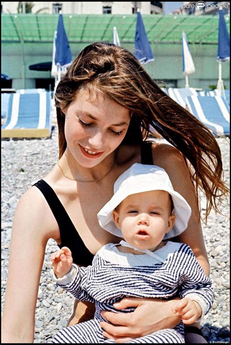 Jane Birkin Et Sa Fille Charlotte En 1972 à Nice Purepeople