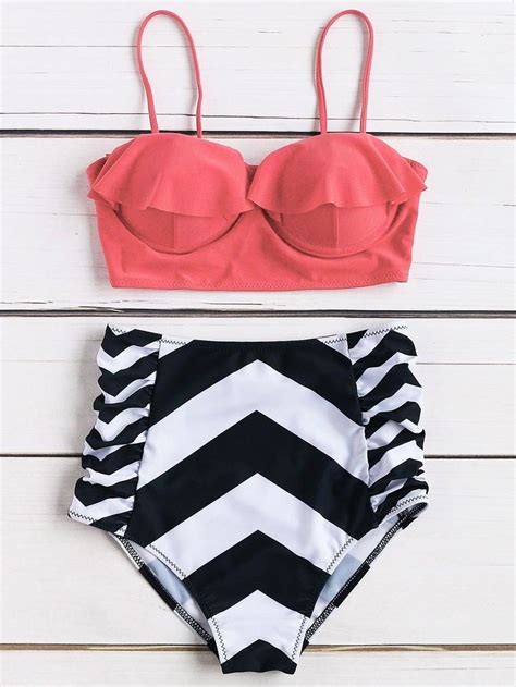 Set bikini con estampado chevron y diseño de volantes con cintura alta