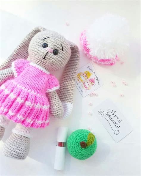 Вязаный заяц в платье | Crochet hats, Photo and video, Instagram photo