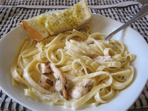 7 Baking Bettys: Olive Garden Fettuccine Alfredo with Chicken