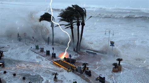 Tropical Storm Ian Destroys Houses And Uproots Trees At A Speed Of