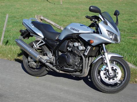 1999 Yamaha FZS 600 Fazer Moto ZombDrive