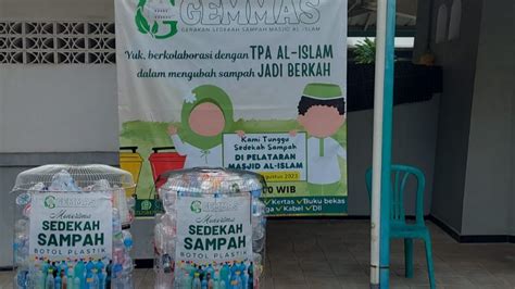 Gerakan Sedekah Sampah Masjid Al Islam Oleh Mahasiswi KKN Internasional