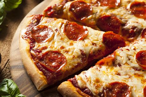 pizza slice  cheese  pepperoni close  picture