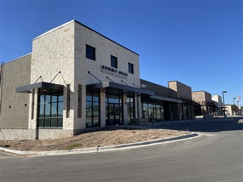 How to Find Small Retail Space for Rent & Negotiate the Lowest Price