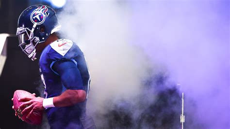 Photos: Titans unveil new uniforms