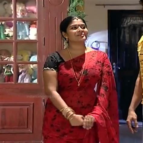 Neepa Tamil Tv Actress PonDTS Hot Sari Caps Starcelebblog