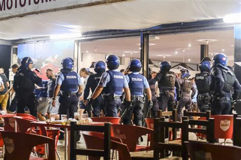 As Imagens Dos Confrontos Entre PSP E Adeptos Do FC Porto Em Coimbra