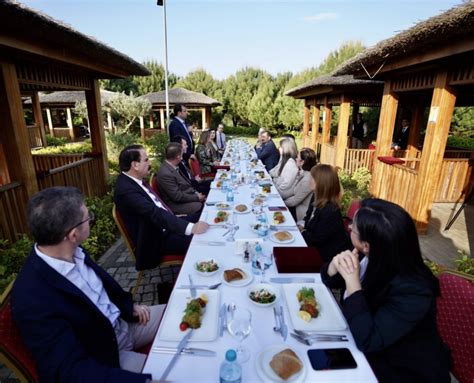 BİLİM KURULU ÜYELERİNE KONUŞAN İMAMOĞLU UMARIM BU ÇALIŞMA METODUMUZ