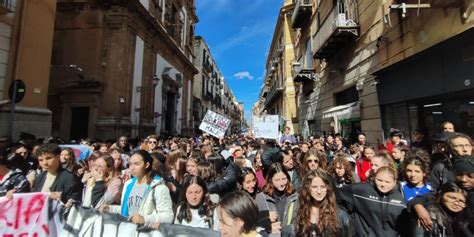 Riscaldamenti Bagni Palestre Gli Studenti Di Palermo Fanno L Elenco