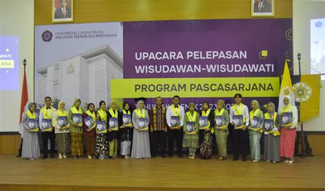 Upacara Pelepasan Wisudawan Wisudawati Pascasarjana Fakultas Teknologi