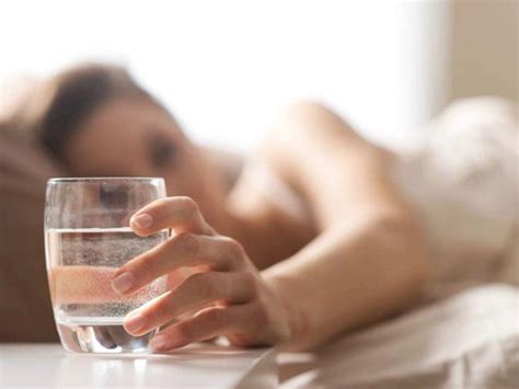 Vì sao nên uống nước sau quan hệ tình dục không nên uống rượu trước khi sex