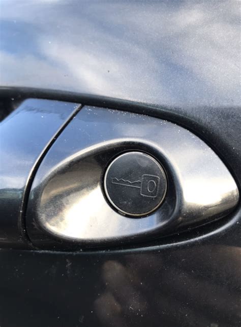 Заглушка замочной скважины. Mercedes A2107660056. — KIA Ceed SW (2G), 1 ...