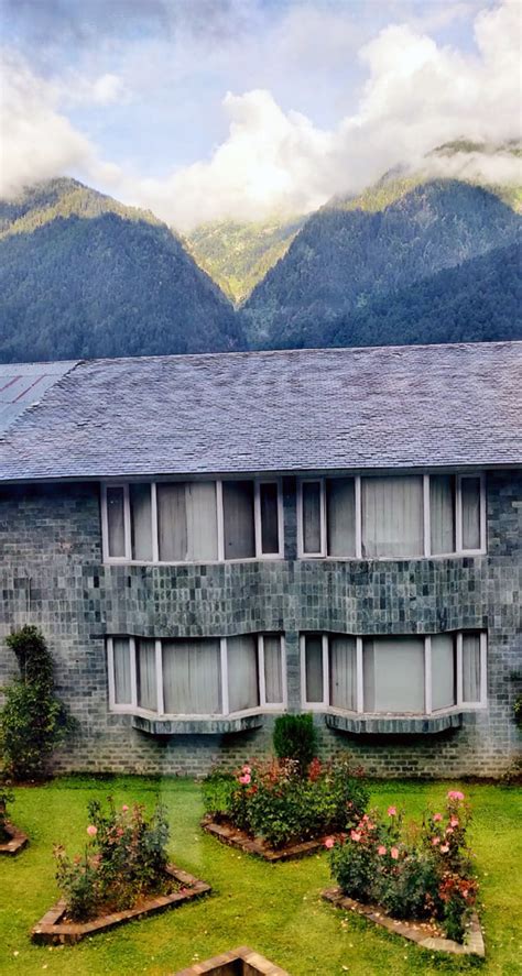 Gallery Hotel Woodstock Pahalgam