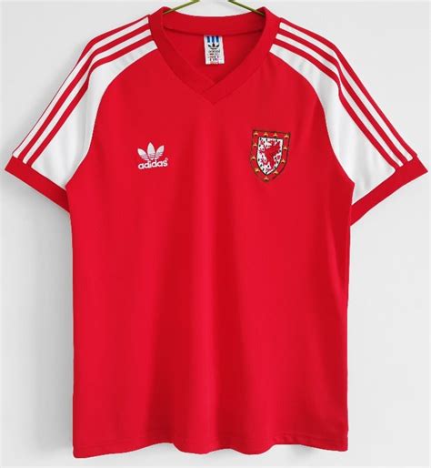 Wales national team jersey 1982 - Official military casual and sports ...