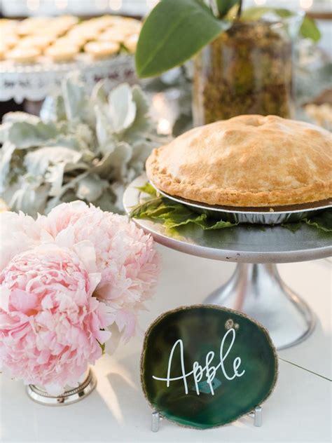 Genius Fall Wedding Desserts That Aren T Cake Wedding Desserts