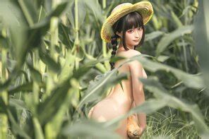 Chunmomo 蠢沫沫 苞米地的故事 Chunmomo 蠢沫沫 苞米地的故事 Porn Pic