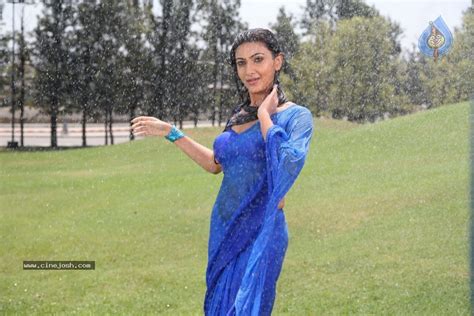 Neelam Upadhyay Hot Pics Photo 44 Of 60